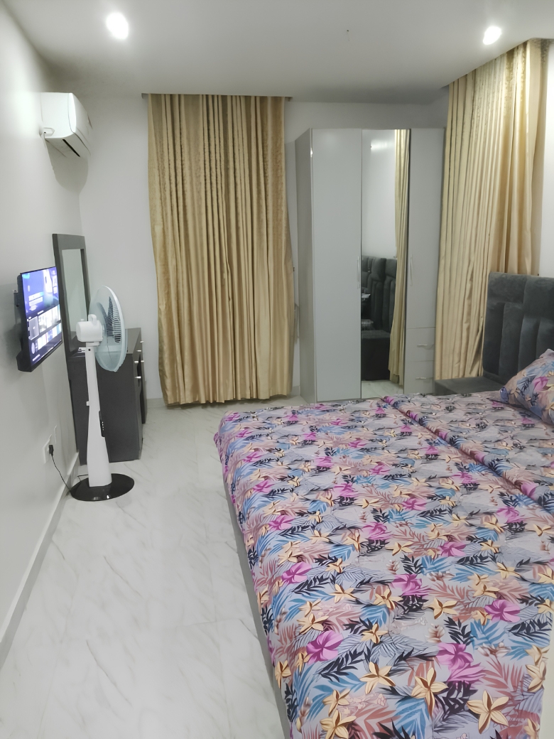 3 BEDROOM DUPLEX SHORTLET photo 4